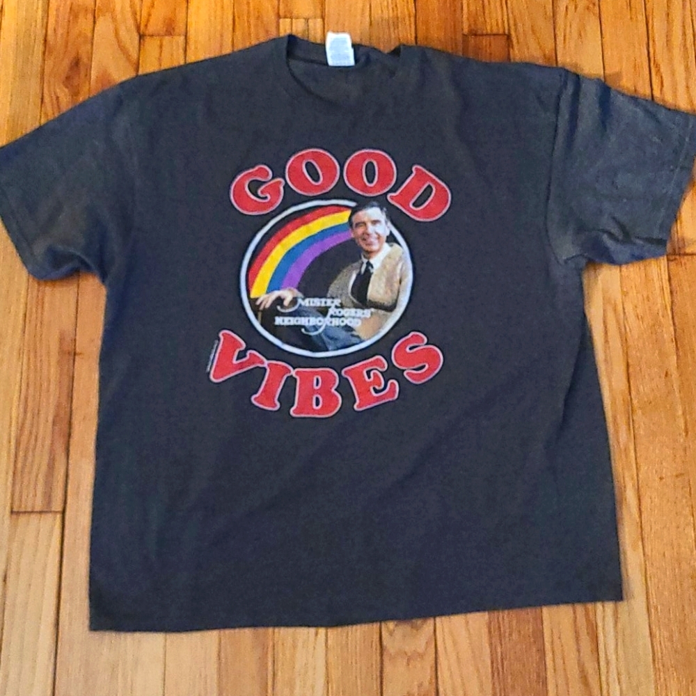 Graphic T shirt XL Mr. ROGERS